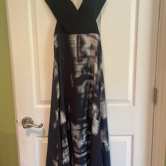 BCBGMaxAzria B/ White Maxi Dress 6 Prom/ Ball - Picture 7 of 16
